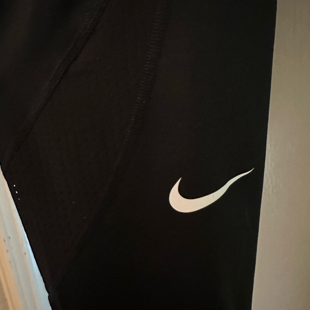 Nike PRO leggings. Black. Size M